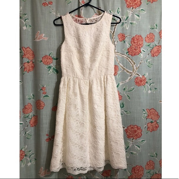 Calvin Klein Dresses & Skirts - Calvin Klein lace dress